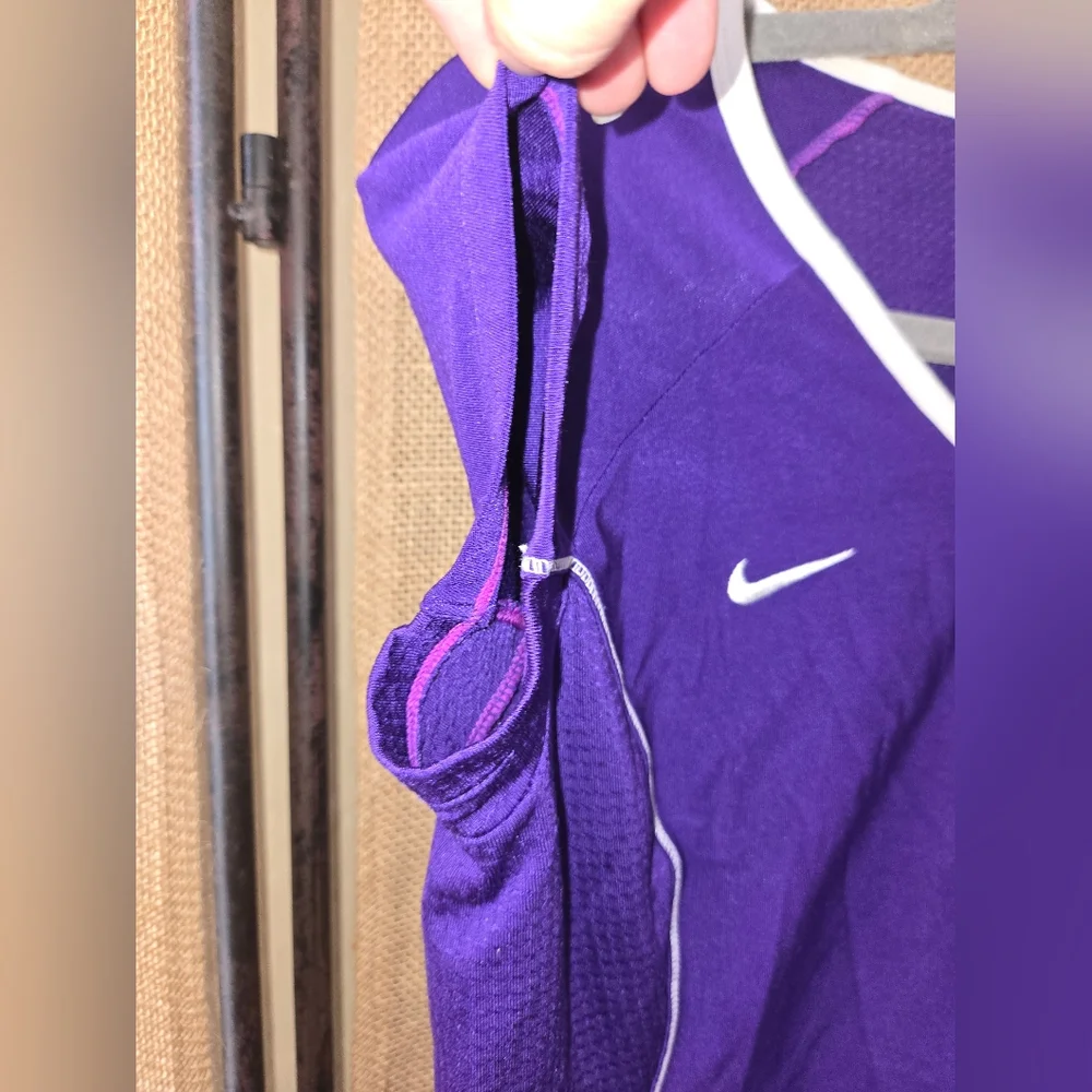 Nike Dri-Fit Women's Purple Short Sleeve Athletic Top M (8-10) - Picture 4 of 10